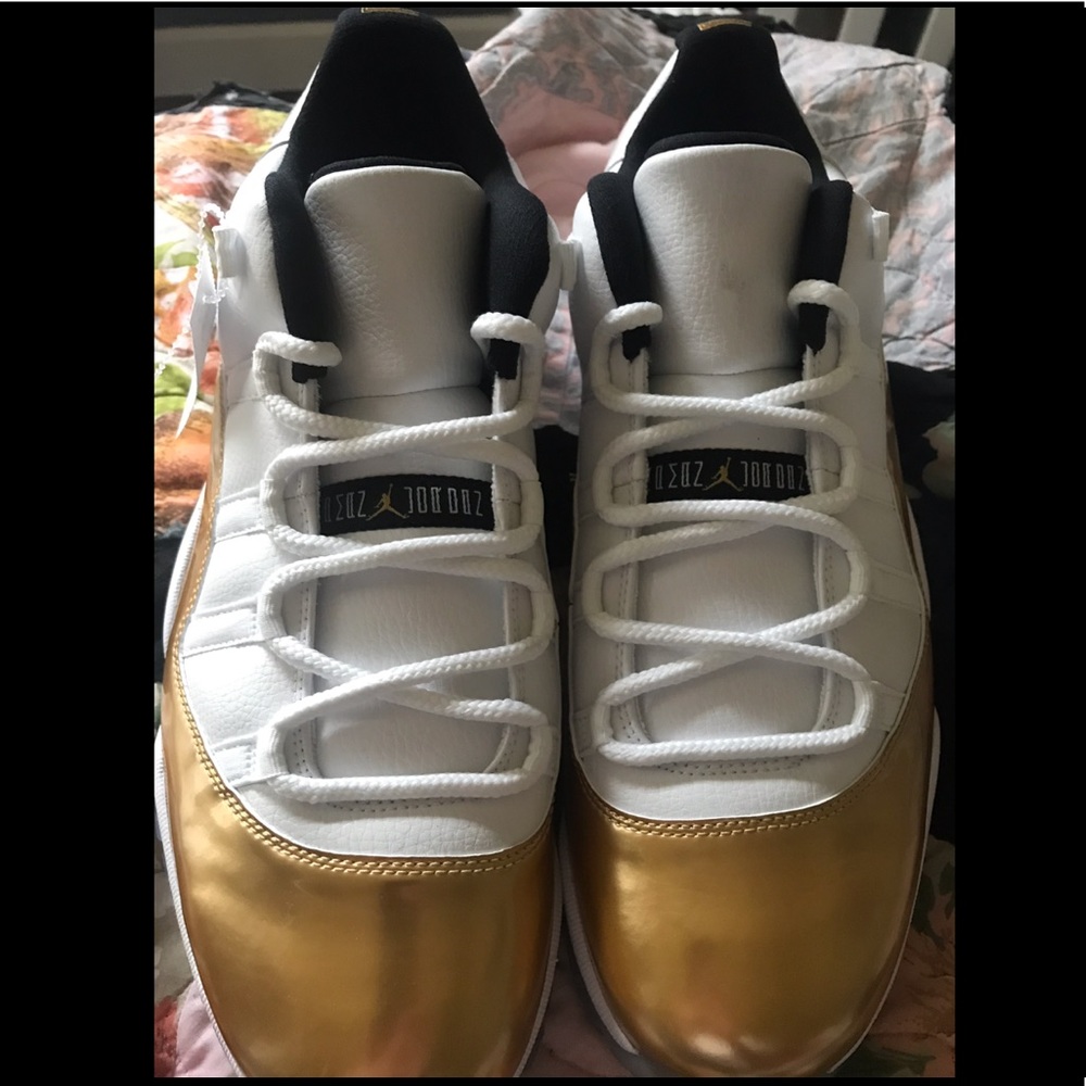 Jordan 11 low Closing Ceremony - Picture 3 of 5
